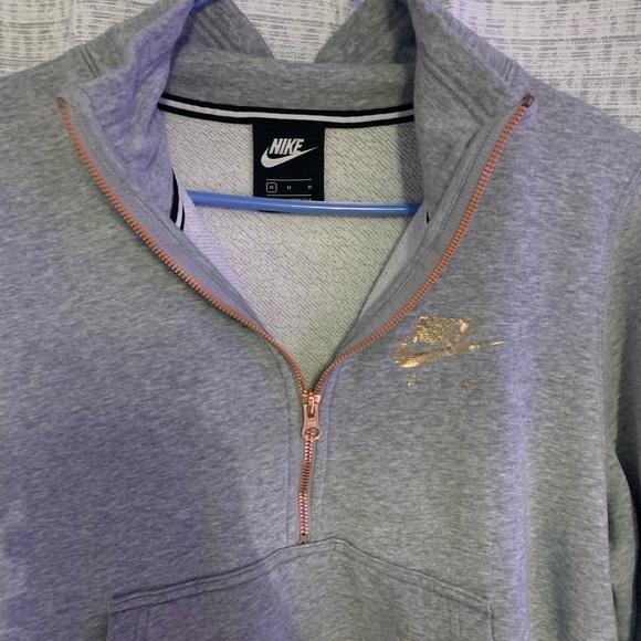 Women’s grey Nike 1/2 zip - Picture 2 of 7